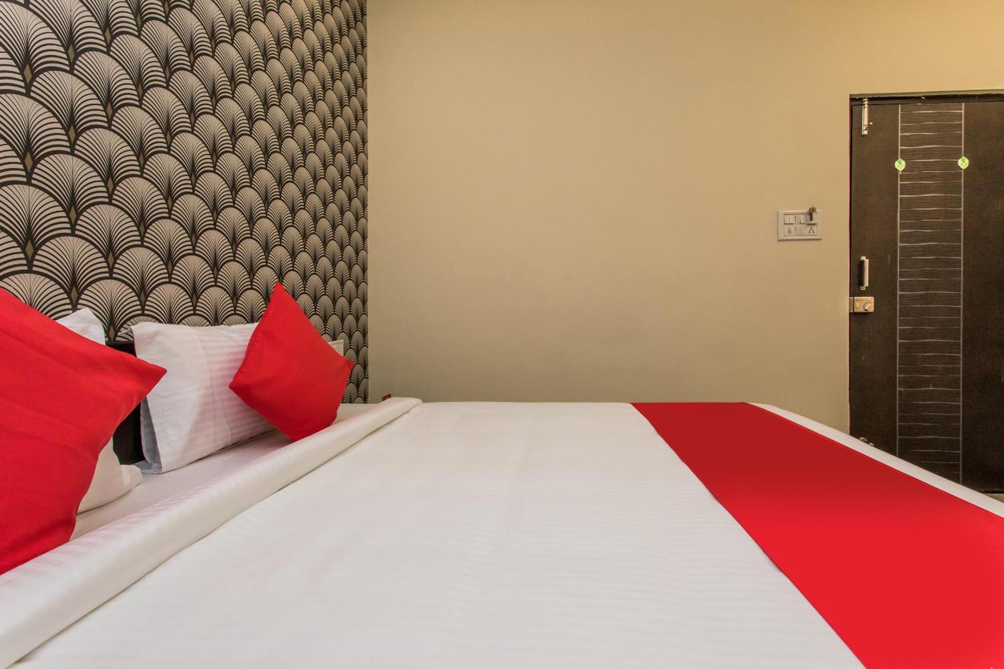 Jmc Hotel Blue Inn Индаур Экстерьер фото